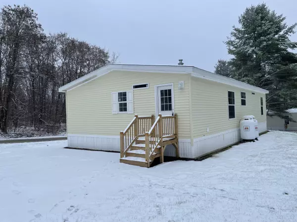 Farmington, ME 04938,121 Brier LN