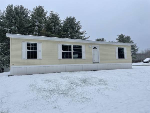 121 Brier LN, Farmington, ME 04938