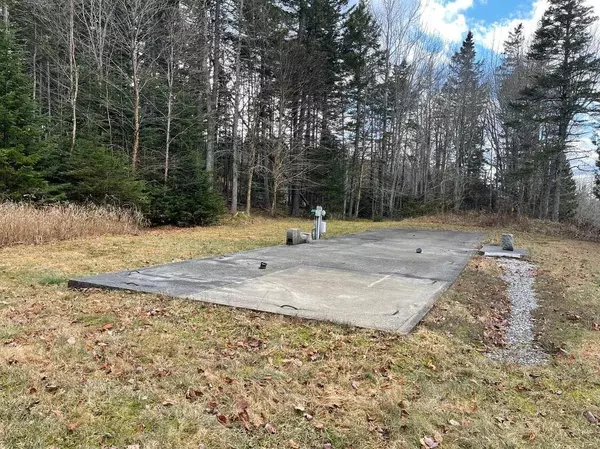 Stonington, ME 04681,270 Airport RD