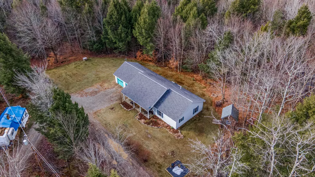 58 Mill LN, Brooks, ME 04921