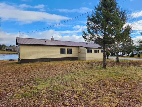 Howland, ME 04448,87 River RD