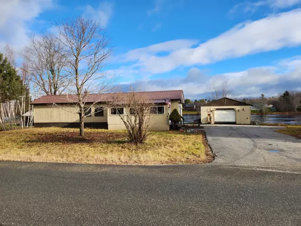 87 River RD, Howland, ME 04448