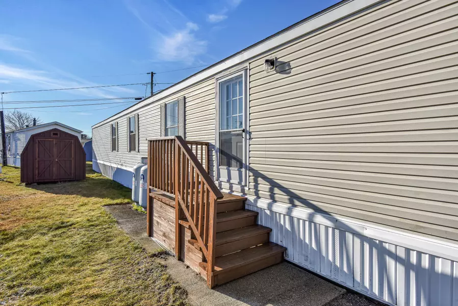 67 Scarponi DR, Brunswick, ME 04011