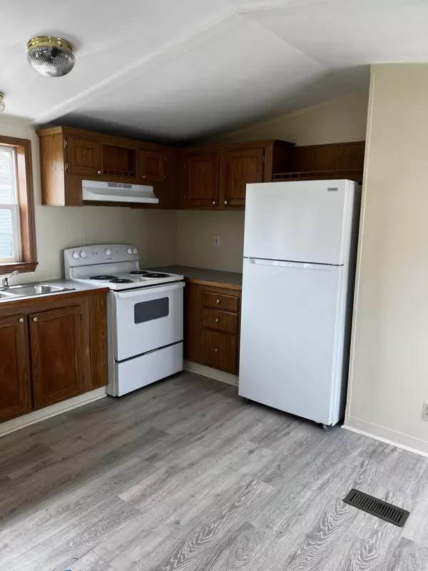 Waterville, ME 04901,41 Village Green RD