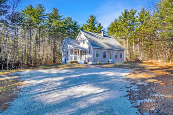6 Saunders DR, Waterford, ME 04088