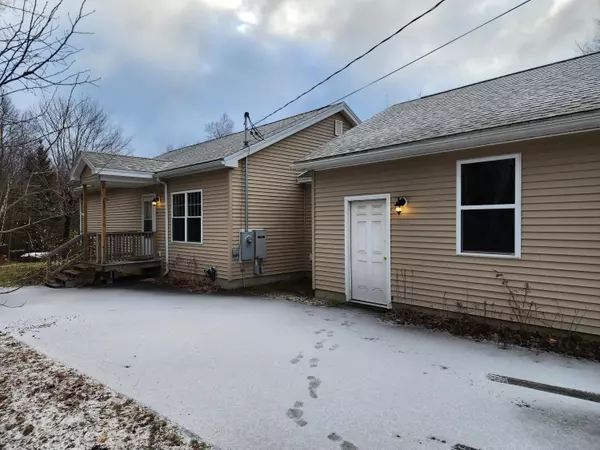 Newburgh, ME 04444,31 Old Mudgett RD S