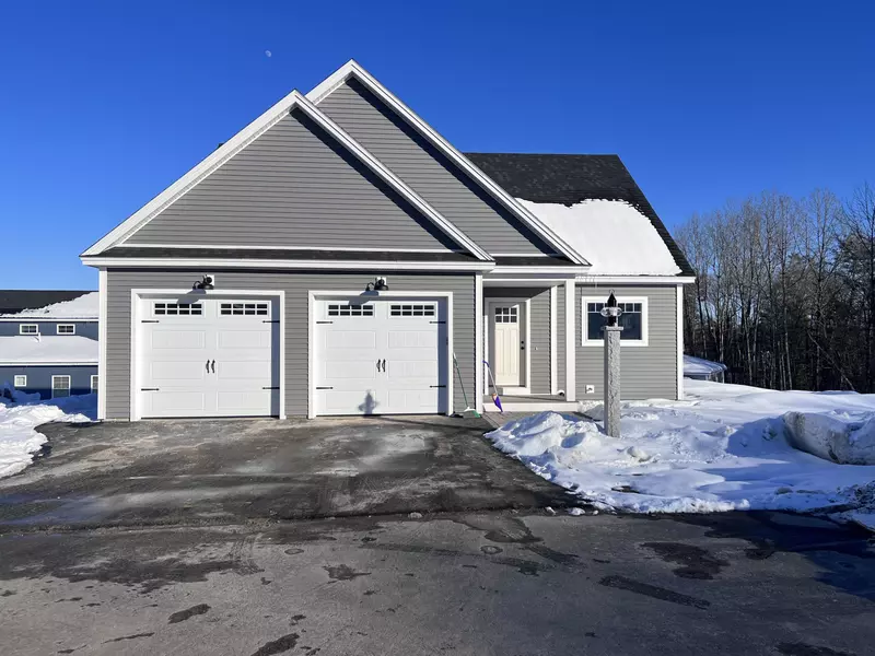 12 Waxwing LN #49, Falmouth, ME 04105