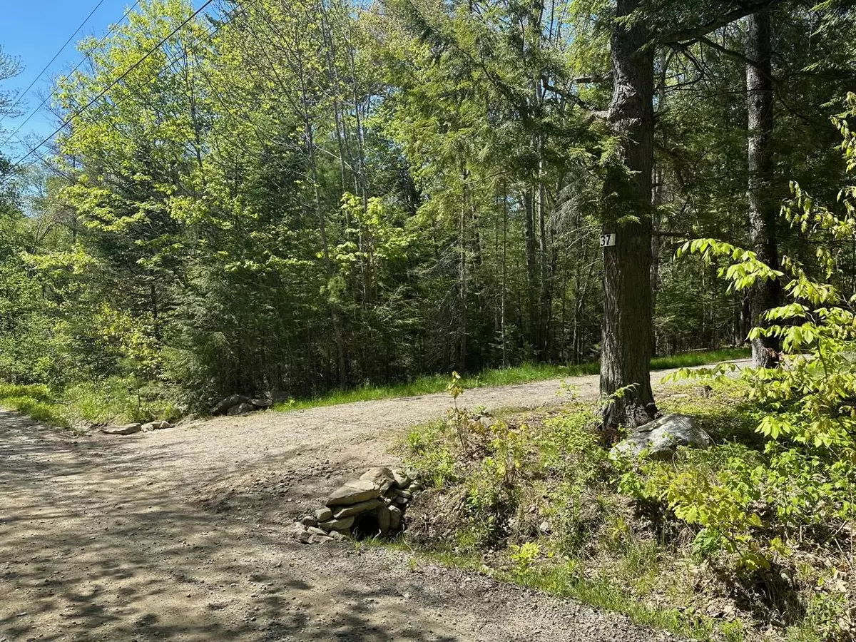 Nobleboro, ME 04555,37 Narrows RD