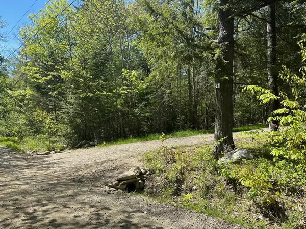 37 Narrows RD, Nobleboro, ME 04555