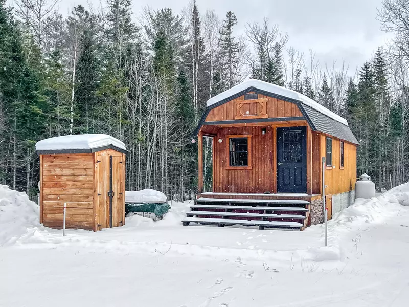 16 Moose DR, Madrid Twp, ME 04966