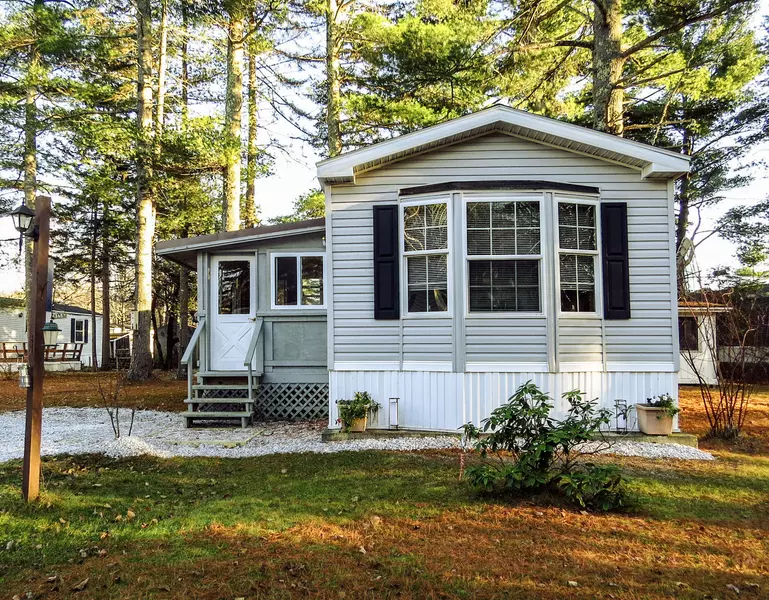 14 Pine RD, Belmont, ME 04952