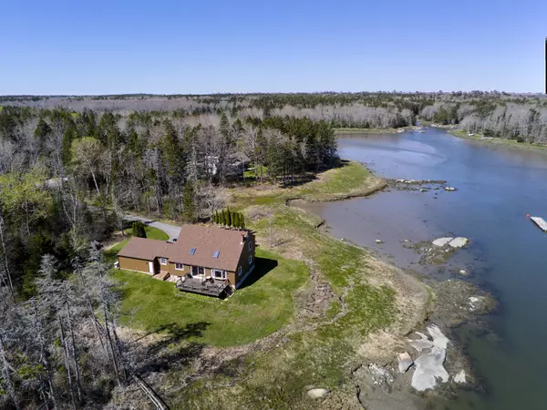 156 Scraggle Point RD, Saint George, ME 04859