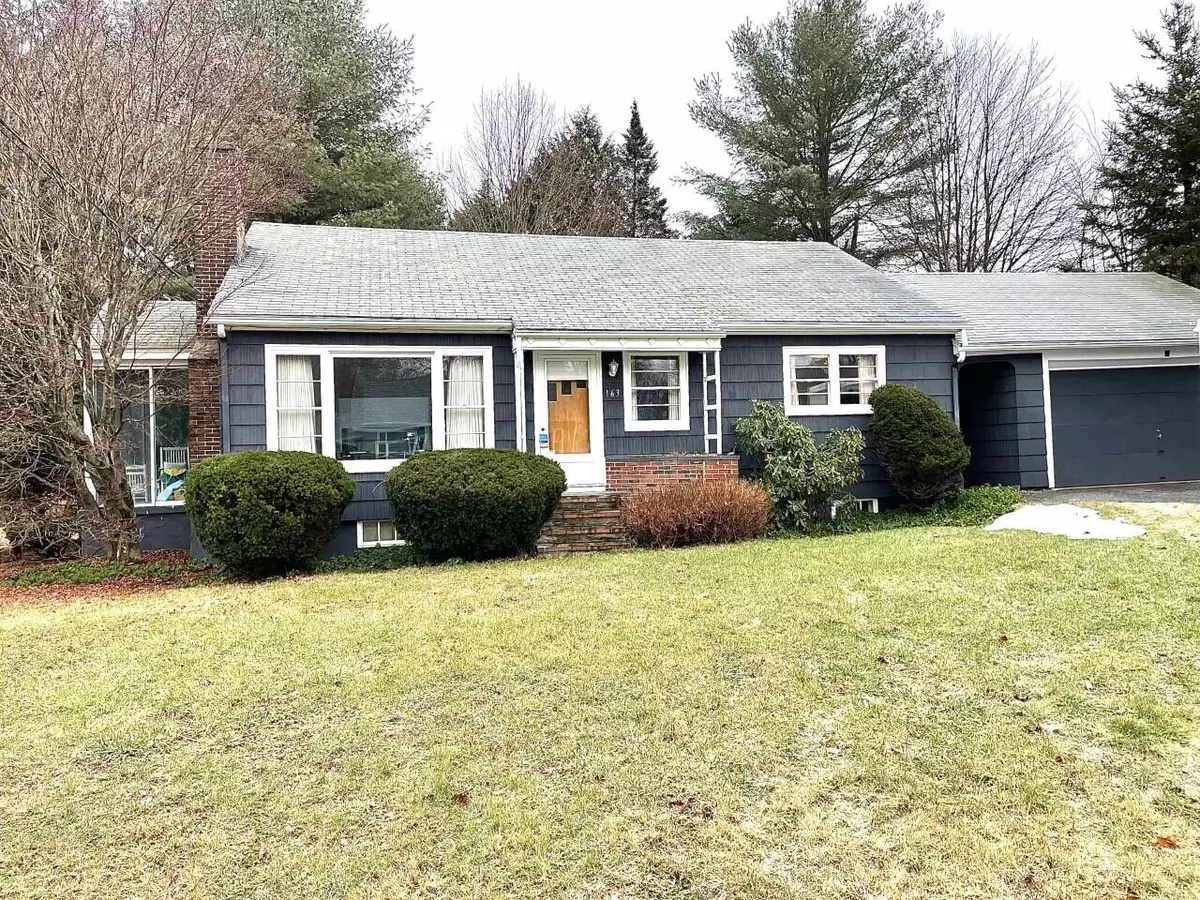 Auburn, ME 04210,163 Harvard ST