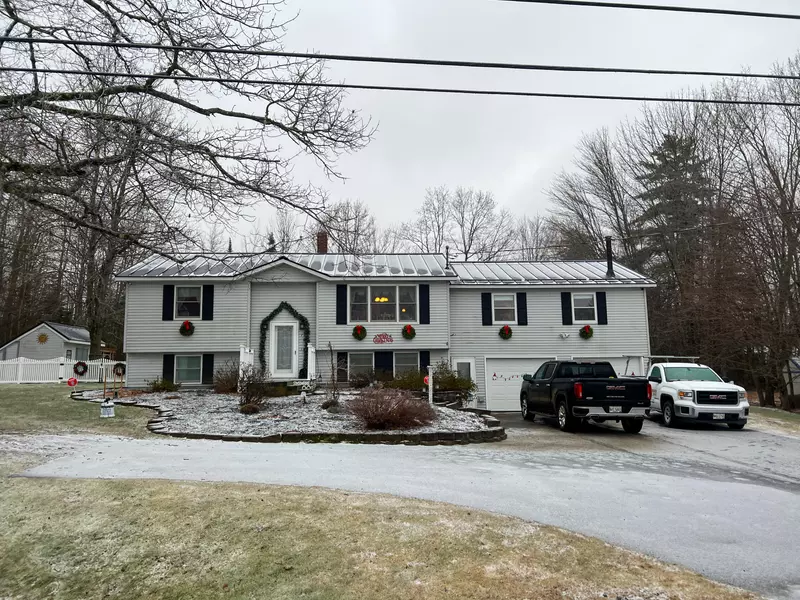 661 Albion RD, Benton, ME 04901