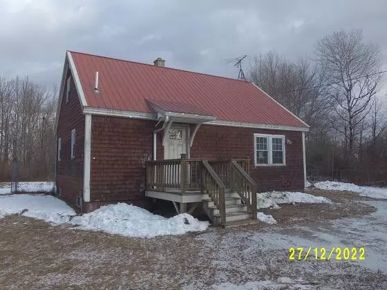 Newport, ME 04953,55 Martin Stream Road