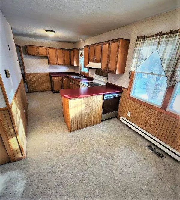 Oakland, ME 04963,21 Denise AVE