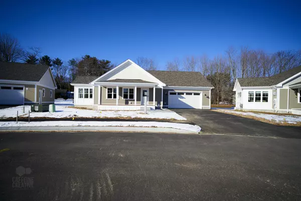 North Yarmouth, ME 04097,7 Dozer DR