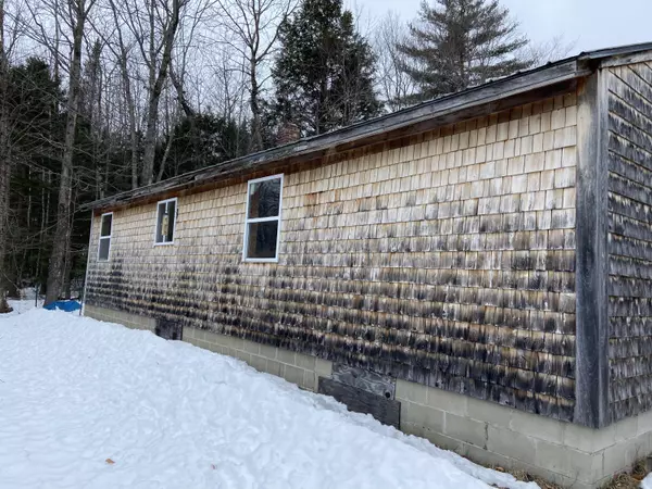 Vienna, ME 04360,63 Besse RD