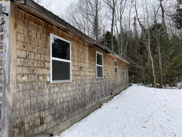 Vienna, ME 04360,63 Besse RD