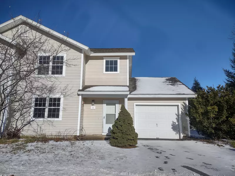 5 Guadalcanal ST #5, Brunswick, ME 04011