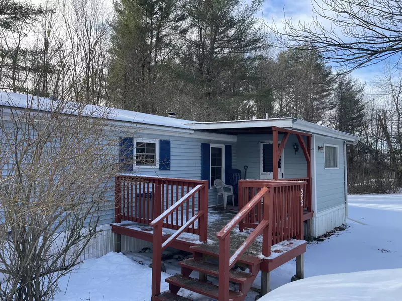 576 Hinckley RD, Clinton, ME 04927