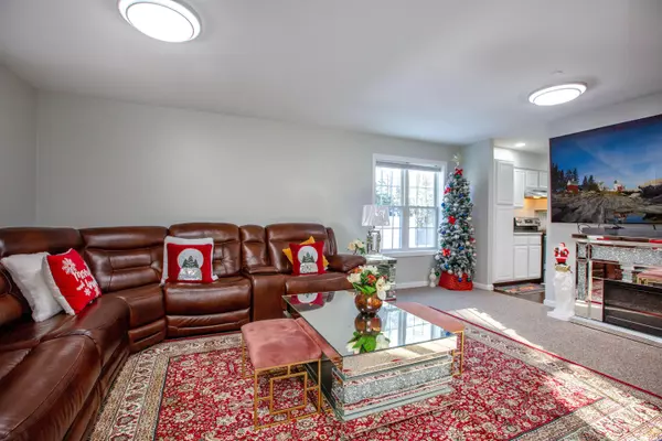 Brunswick, ME 04011,14 Lupine CIR