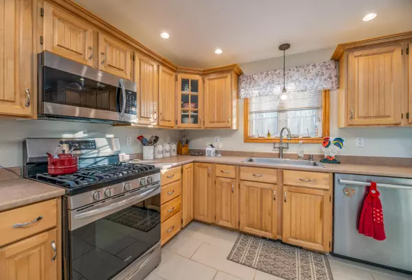 West Gardiner, ME 04345,11 Woodland DR