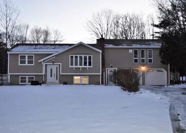 33 Ramsdell RD, Gray, ME 04039