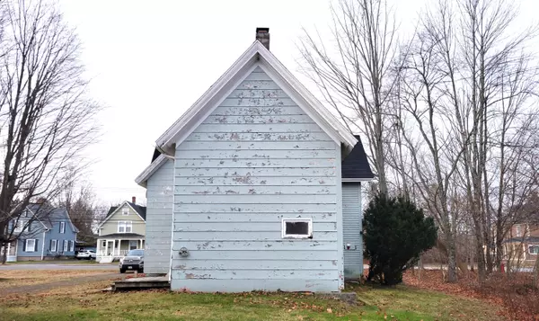 Newport, ME 04953,126 Elm ST