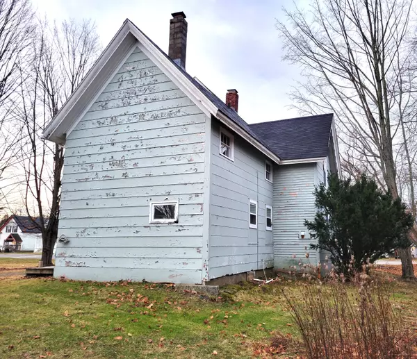 Newport, ME 04953,126 Elm ST