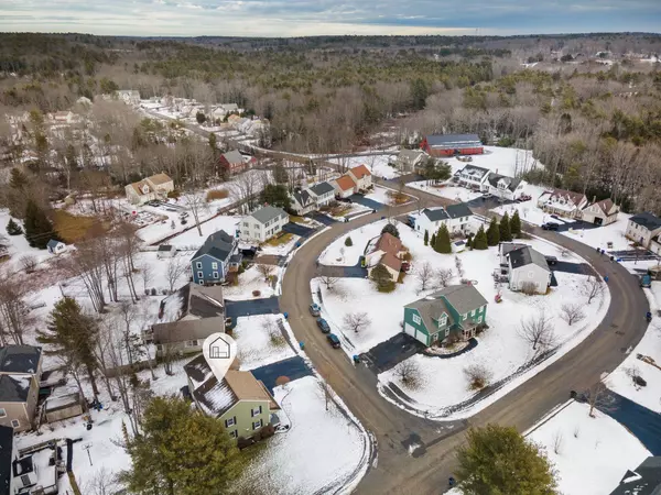 South Portland, ME 04106,6 Blueberry DR