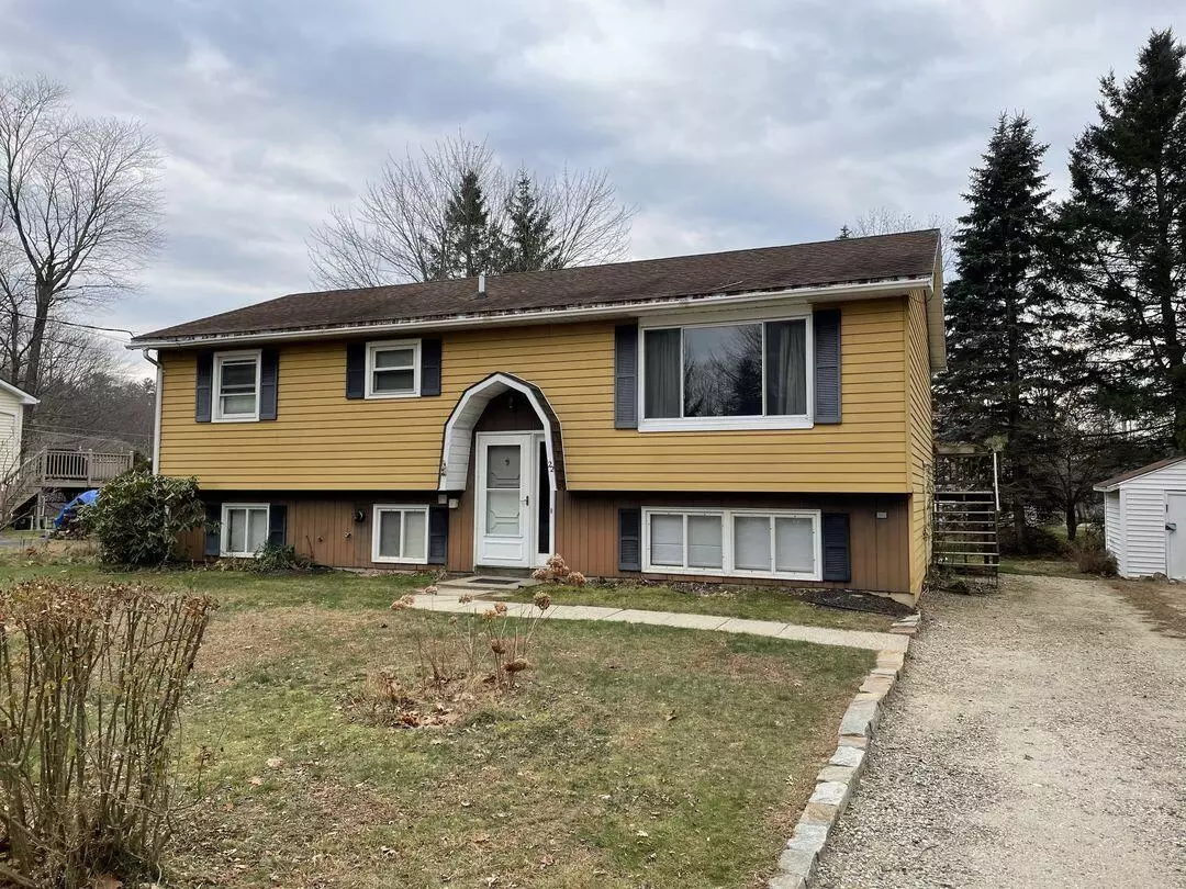 Lisbon, ME 04252,22 Huston ST