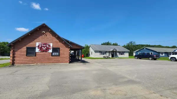 Newport, ME 04953,262 Moosehead TRL