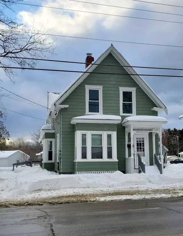 210 Hartland AVE, Pittsfield, ME 04967