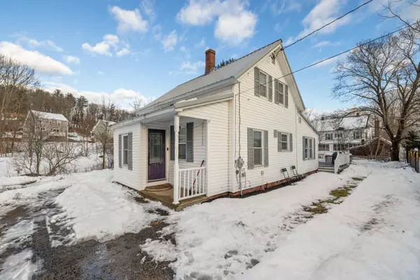 72 Goodwin ST, South Berwick, ME 03908