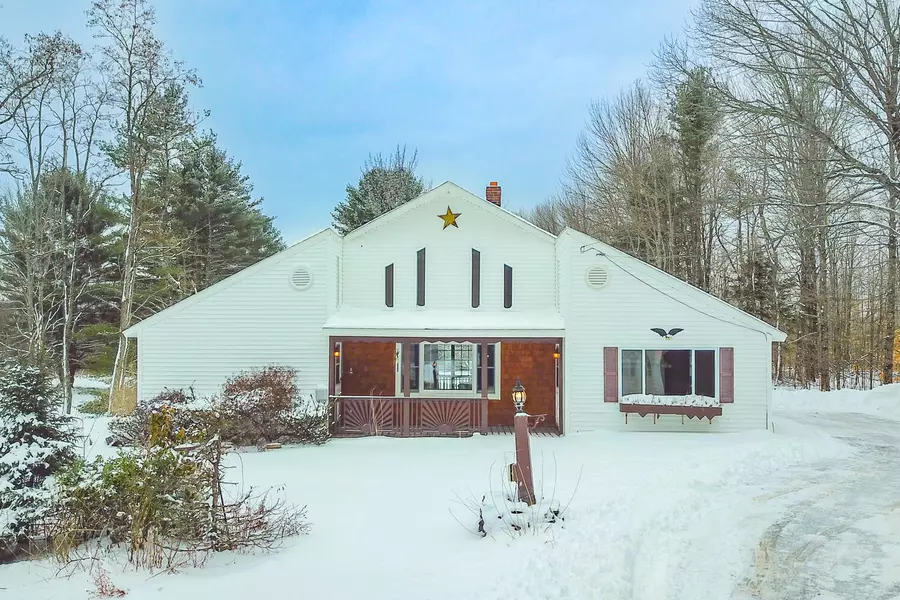 2000 Hill RD, Canaan, ME 04924