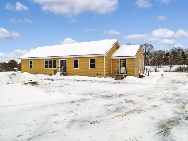 87 Lowelltown RD, Wiscasset, ME 04578