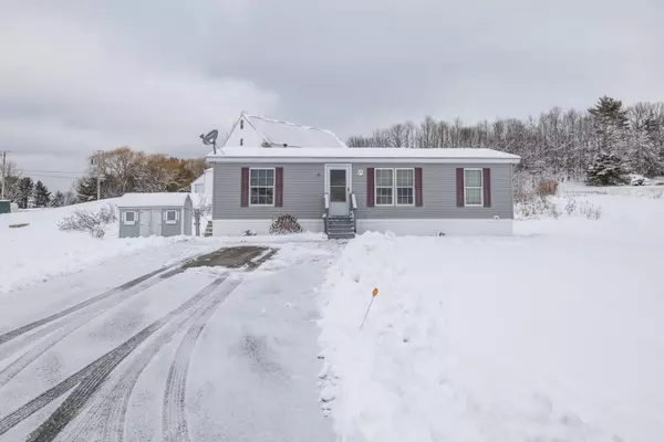 11 Cote DR, Poland, ME 04274