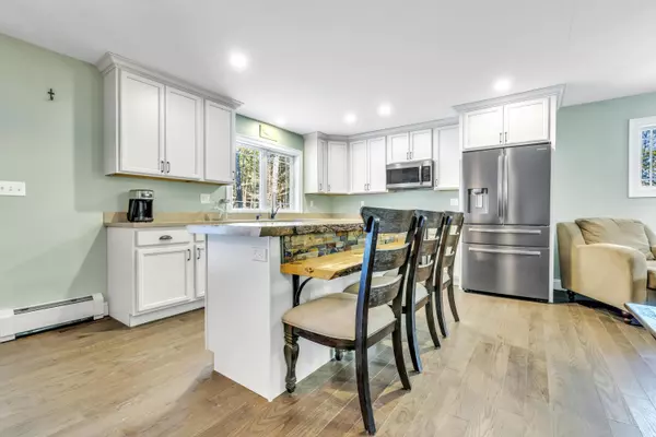 Raymond, ME 04071,66 Quarry Cove RD