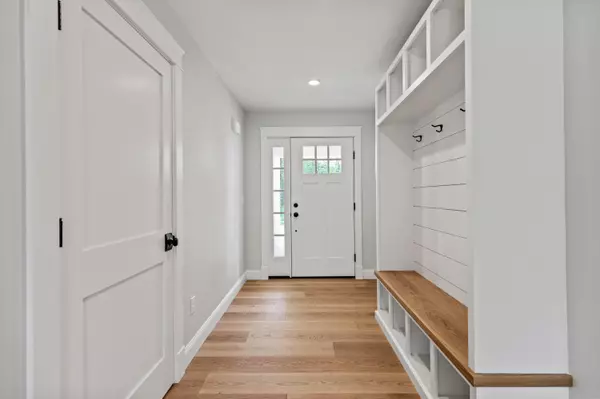 Old Orchard Beach, ME 04064,7 Mason WAY