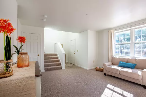 Brunswick, ME 04011,13 Enterprise DR #13