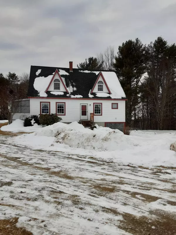 19 Arlington LN, Whitefield, ME 04353