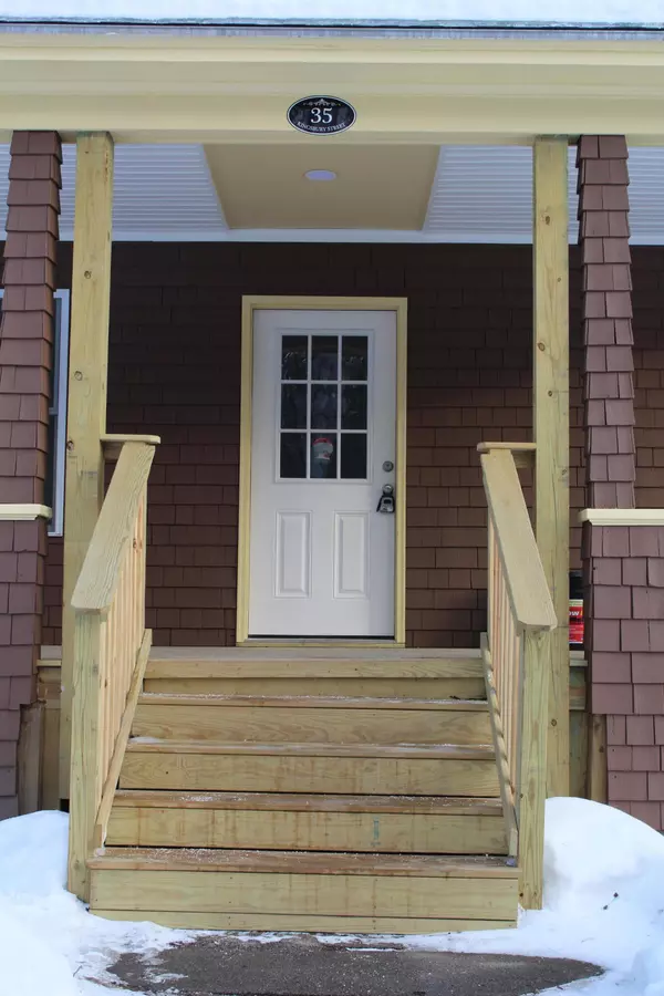 Gardiner, ME 04345,35 Kingsbury ST