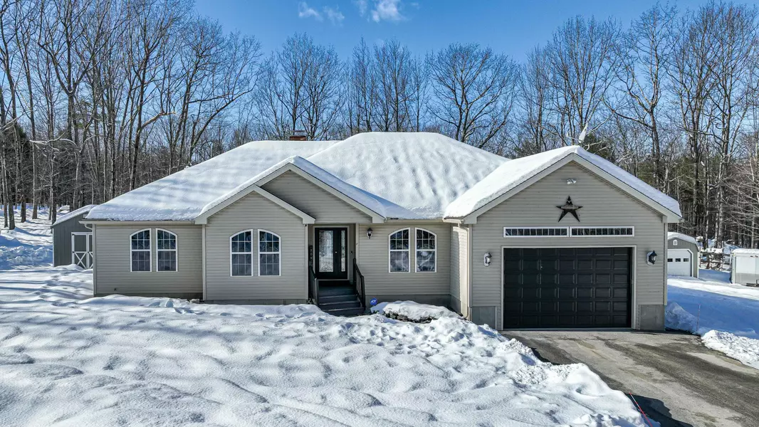 8 Homeward WAY, Gray, ME 04039