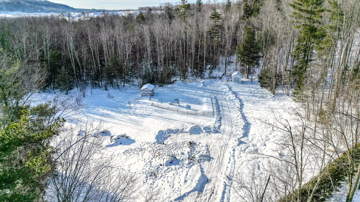 Wales, ME 04280,126 Marrs Point RD