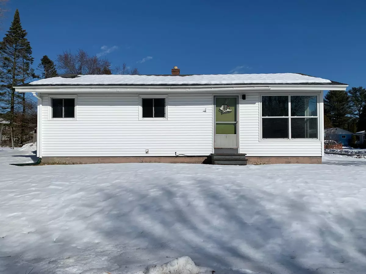 Lisbon, ME 04250,17 Osborn ST