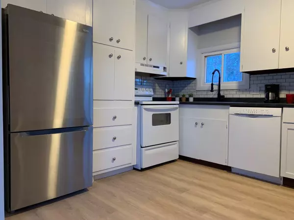 Lisbon, ME 04250,17 Osborn ST