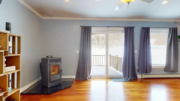 Wales, ME 04280,30 Ruby LN