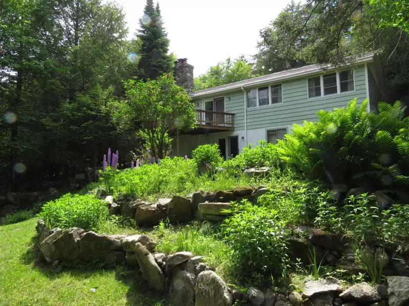 33 North Ridge RD, Beaver Cove, ME 04441