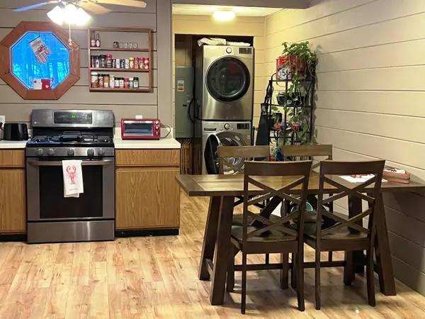 Limerick, ME 04048,64 Edge Hill RD